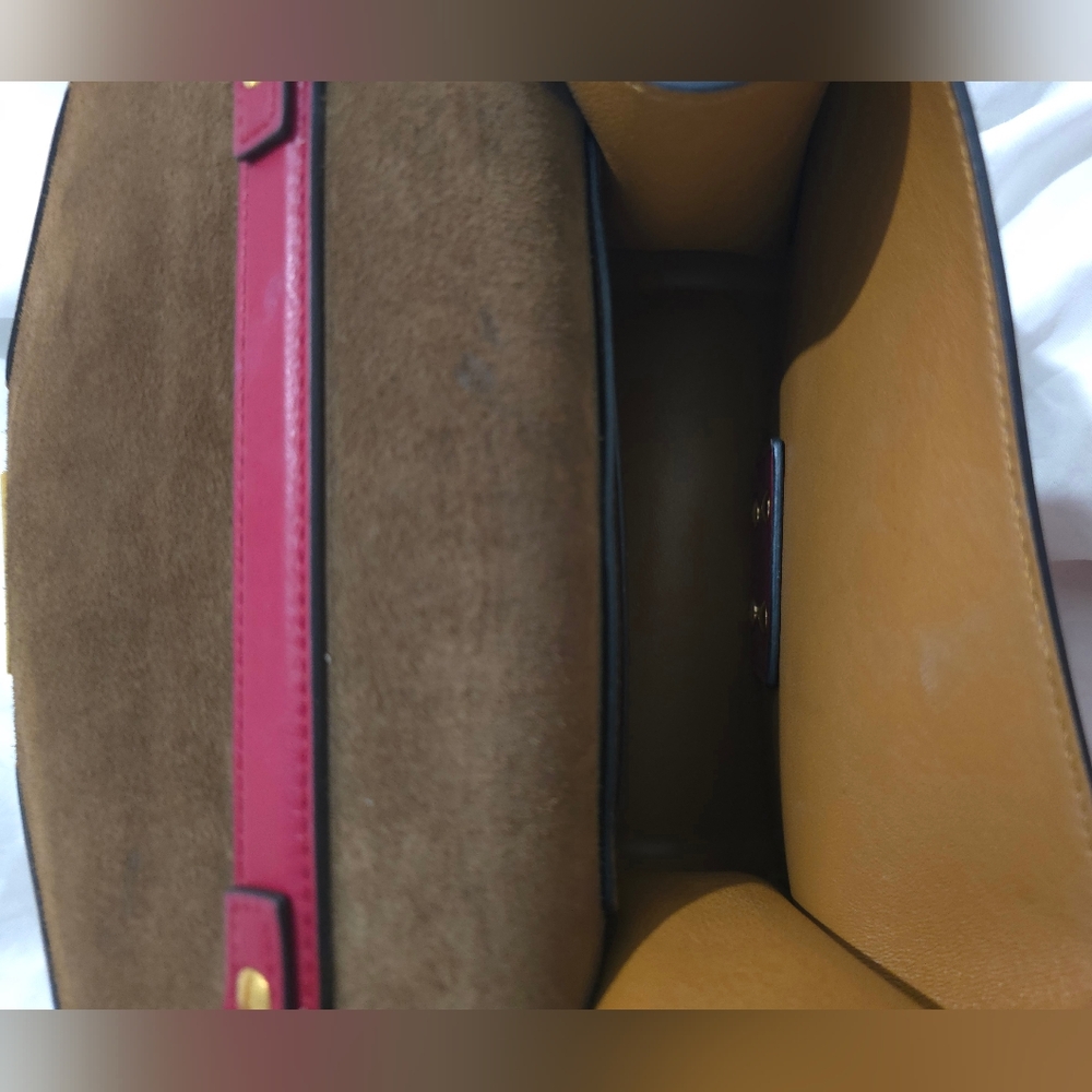 Authentic Fendi small Kan U leather bag in red - Picture 2 of 12